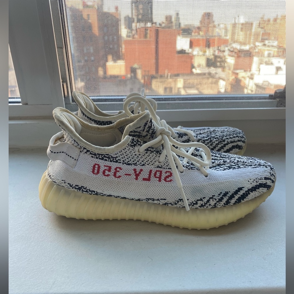 Adidas Yeezy Boost 350 v2 Zebra. men’s size 8